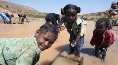 Die Ausbeutung Von Kindern In Madagaskar Oder Die Beunruhigende Realitat Einer Krise Die Kinderrechte Verweigert Humanium