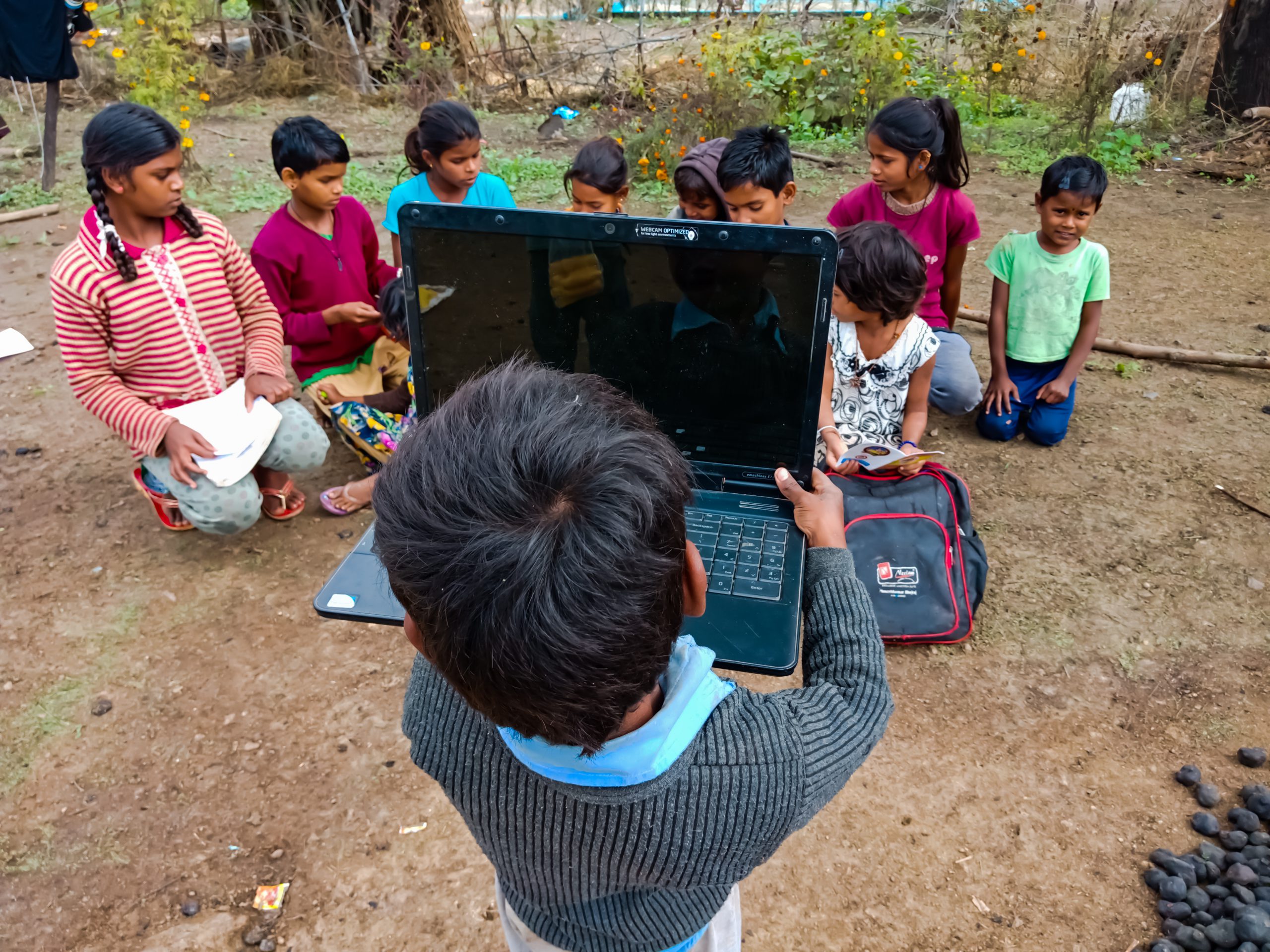 Ejemplos De Los Niños Y El Acceso A Internet