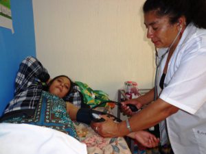 soins à l'infirmerie de La Alianza (1)