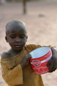 Talibé boy begging in Dakar ©Ann Birch/World Vision